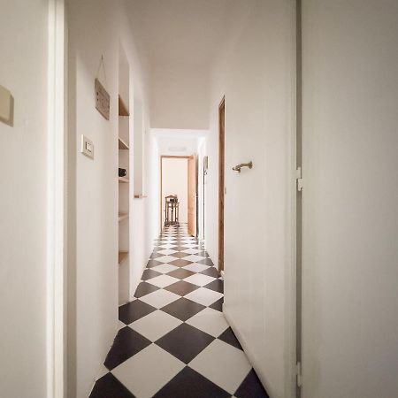 Domus Sant'Elena 2 Apartment Рим Екстериор снимка