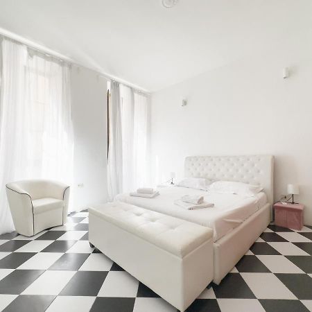 Domus Sant'Elena 2 Apartment Рим Екстериор снимка