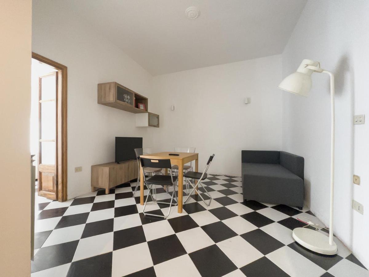 Domus Sant'Elena 2 Apartment Рим Екстериор снимка