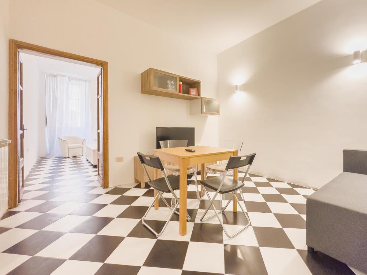 Domus Sant'Elena 2 Apartment Рим Екстериор снимка