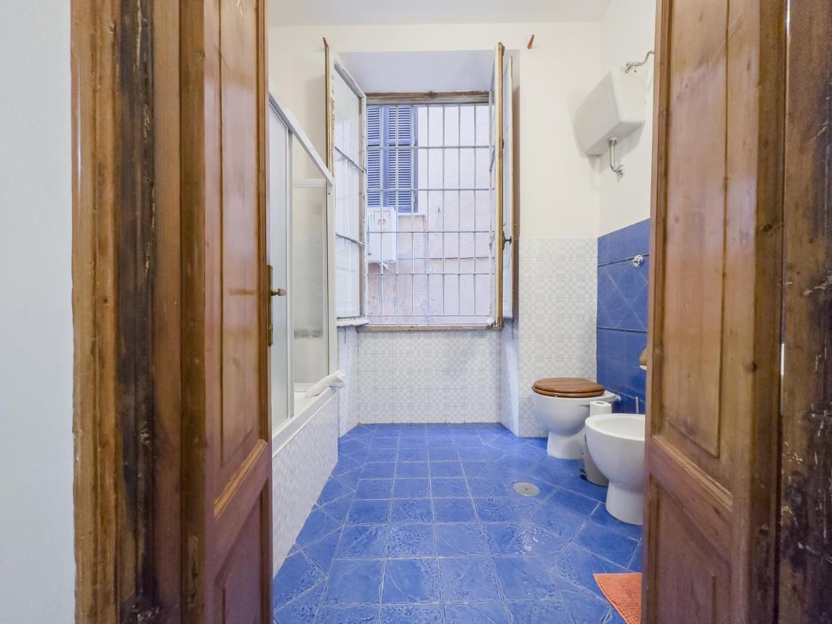 Domus Sant'Elena 2 Apartment Рим Екстериор снимка