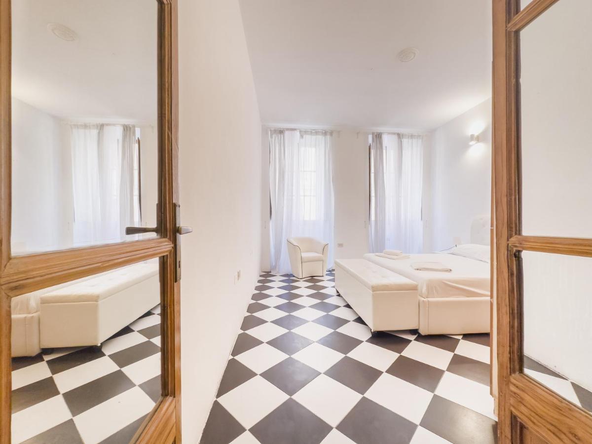 Domus Sant'Elena 2 Apartment Рим Екстериор снимка