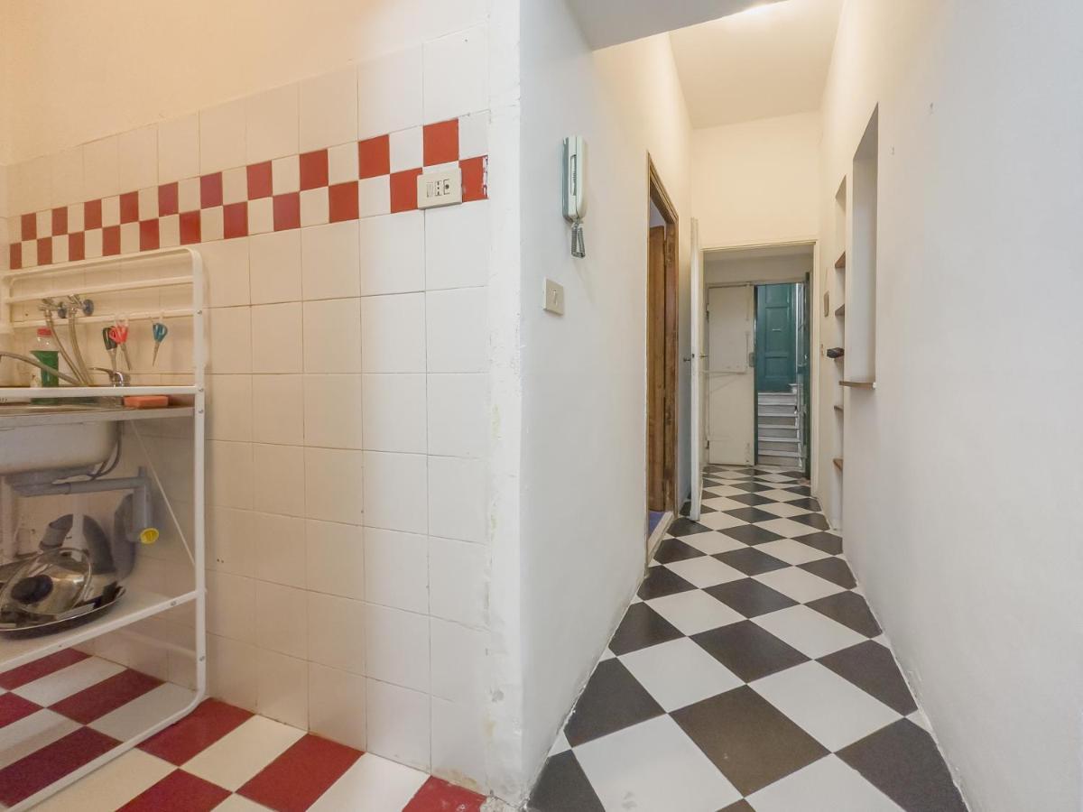 Domus Sant'Elena 2 Apartment Рим Екстериор снимка