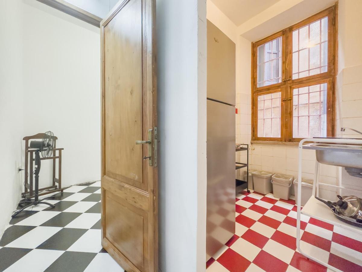 Domus Sant'Elena 2 Apartment Рим Екстериор снимка